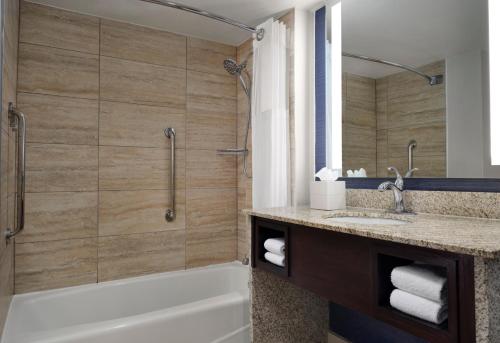 Hilton Nashville Airport - image 23