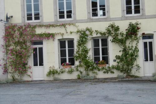 ทางเข้า, Sylvia's house - ground floor flat in ฌาร์นัก