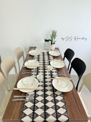 OnArainy 2R2B Suites 11pax Trefoil SCCC Shah Alam