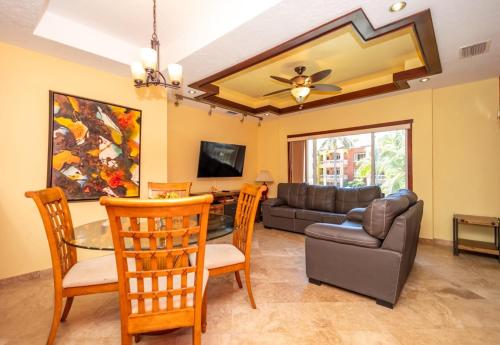 Infinity Bay, Spa & Beach Resort in West Bay