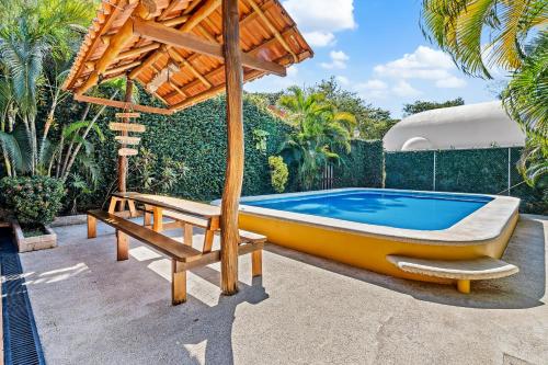 สวน, Hotel Tamarindo INN - 1 mi to Tamarindo Beach in ทามารินโด