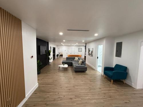 Luxe 8 Guest Little Havana Retreat thumb 4