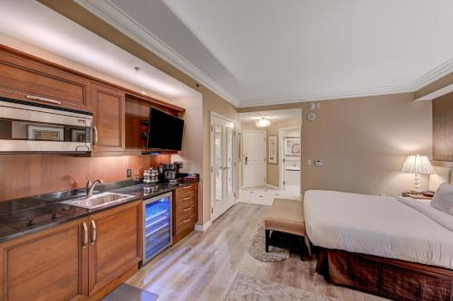 Luxury Studio MGM Signature Best Location Lazy River No Resort Fee, Las Vegas (photo 6)