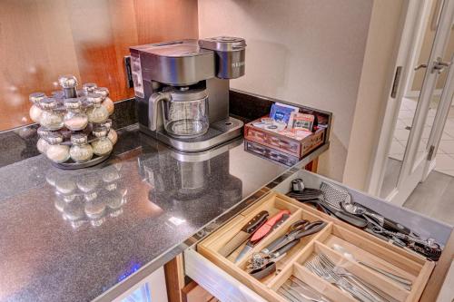 Luxury Studio MGM Signature Best Location Lazy River No Resort Fee, Las Vegas (photo 11)