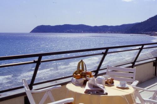 Residence Sole Mare Alaxi Hotels 2