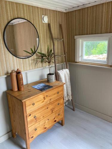 Recreational facilities, Farmstay Outdoor Old Hunters Cabin, 2p in Arjang