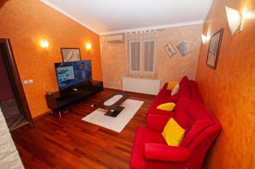 One-Bedroom Apartment image 4