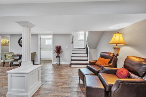 Serene & Charming 5BR Des Plaines Getaway - image 9