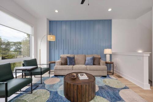 Tennessee Whiskey & "The Ryman" - Dual Townhomes! – khách sạn tại Glencliff