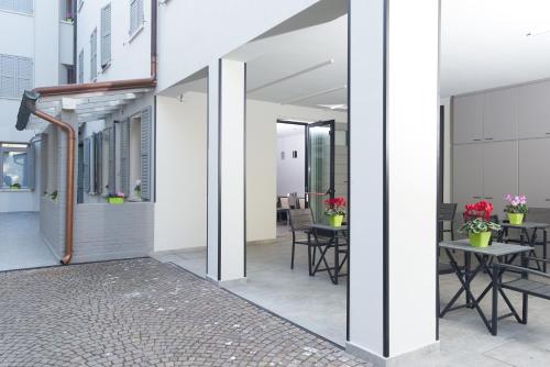 SMART HOTEL CARPI - Tap to explore photos