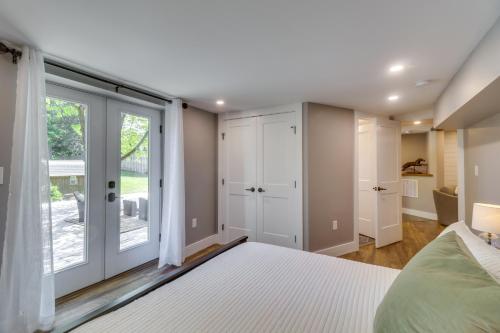 Charming Retreat in Charlottesville with Deck! Charming Retreat in Charlottesville with Deck!