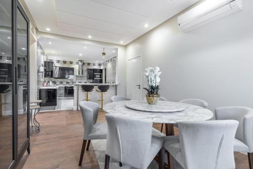 THE ELITE APARTMENT - 3 Bedroom Apartment – khách sạn tại Al Hamra