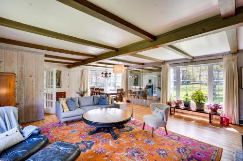Quaint Woodstock Escape - 2 Mi to Tinker St! in Woodstock, USA