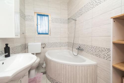 Apartment Luketa - image 7