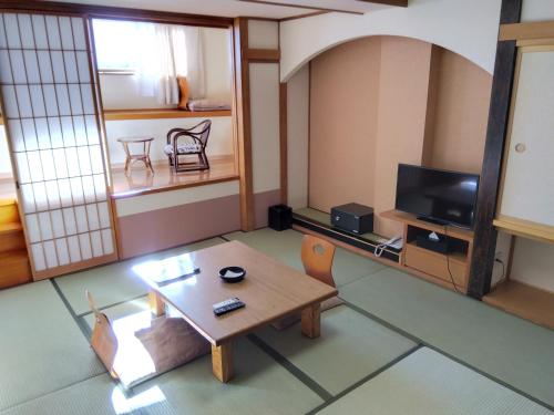 Japanese-Style Twin Room with Loft and Mt.Fuji View