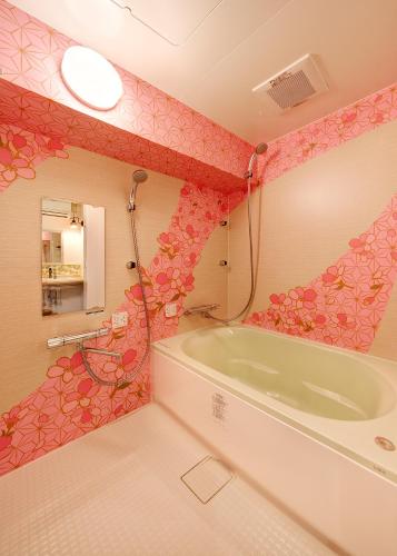 Deluxe Family Room with Karaoke image 5