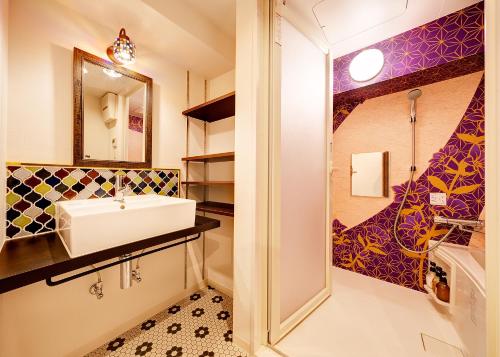 Standard Quadruple Room with Karaoke image 9