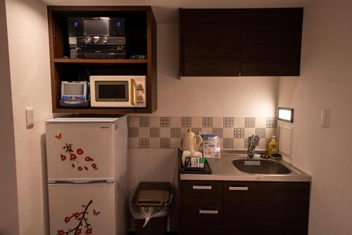 Standard Quadruple Room with Karaoke image 3
