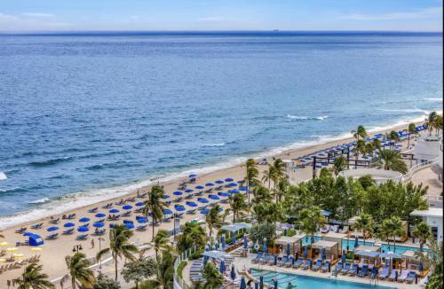 Beachfront Condo with Spacious Balcony Beachfront Condo with Spacious Balcony