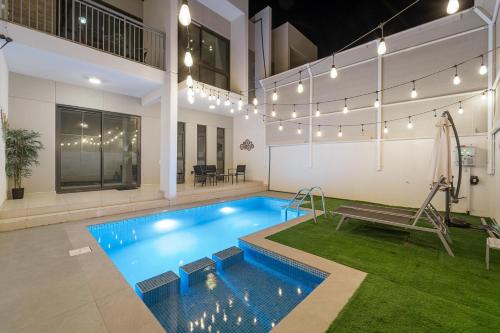 Amazing Private Pool 4 Bedroom House - Damac Hills 2 Dubai Land, Dubai