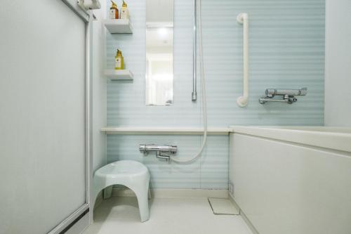 room detail thumbnail 2