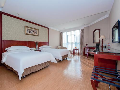 2 double beds