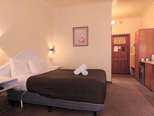 St Georges Motor Inn - image 4