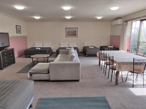 Közös társalgó / TV, St. Georges Motor Inn in Thornbury
