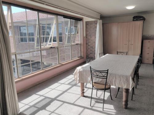 المرافق, سان جورج موتور إن (St. Georges Motor Inn) in ثورنبيري