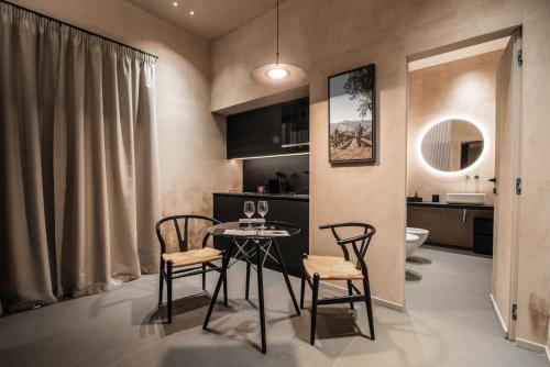 One-Bedroom Superior Apartment image 10