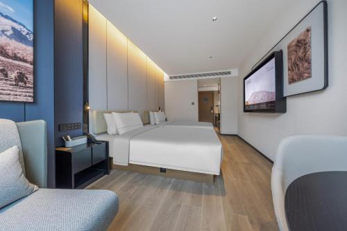 room detail thumbnail 1