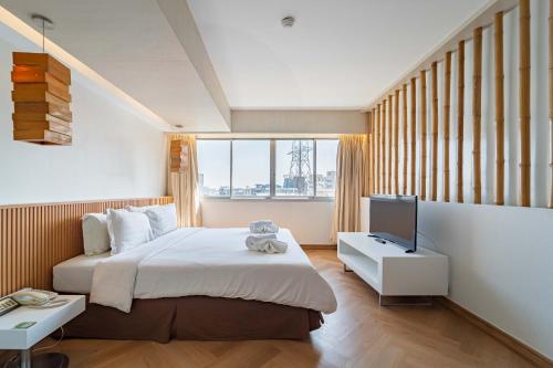 room detail thumbnail 0