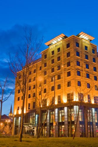 City Hotel - image 4