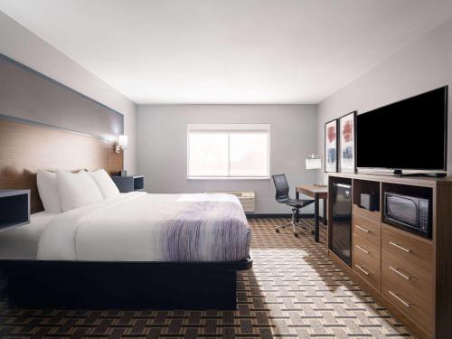 Best Western Woodstock Inn - image 11