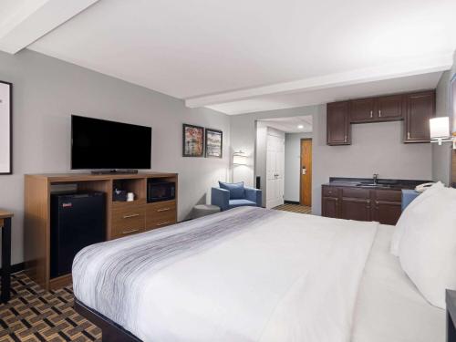 Best Western Woodstock Inn - image 10