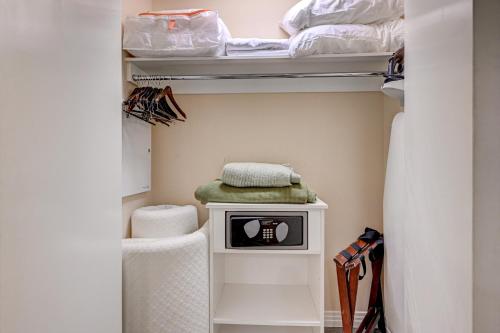 Penthouse Studio MGM Signature Las Vegas No Resort Fees, 1 Vehicle Free Valet, Las Vegas (photo 6)