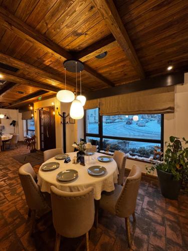 KABAN BOUTIQUE HOTEL - 5Star Central Villa in Vatra Dornei 1