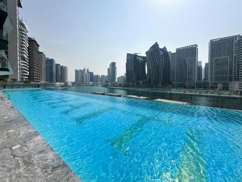 Trophy Sunny Honey Suite Canal View & Infinty Pool, Dubai (Foto 10)