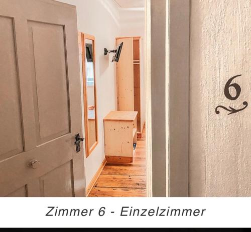 Hotel Weinstube am Markt 2.9km von Dingolshausen entfernt