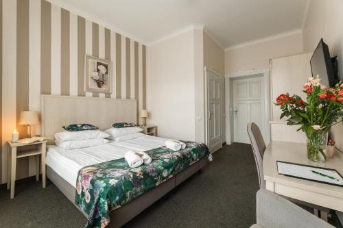 Hotel Amalia - image 11