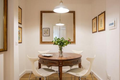 Cozy Apartment Metro A Easy Access to Rome, Roma (foto 3)