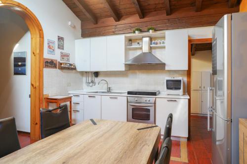 köök, La Corte Antica in Cassina Valsassina