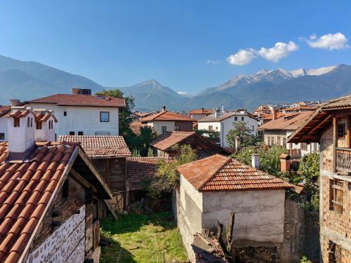 Apartment with Mountain View image 10