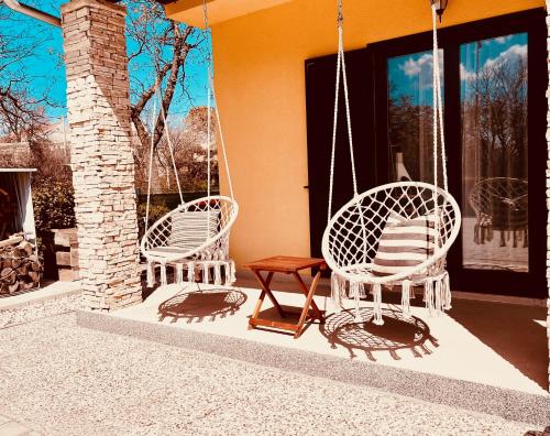 Ferienhaus Sonnenliebe mit Pool bei Zadar in Radovin
