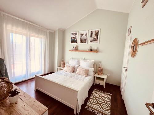 Ferienhaus Sonnenliebe mit Pool bei Zadar in Radovin