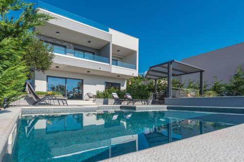Villa image 8