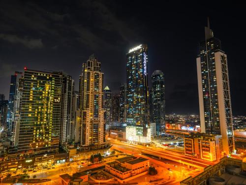 Stylish 1BR near Burj Khalifa, Dubai Mall and Fountains, Dubai (foto 9)