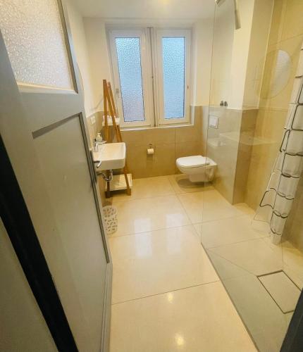 卫浴间, Ferien oder Messewohnung für 4 Personen (Ferien oder Messewohnung fur 4 Personen) in 萨尔斯特