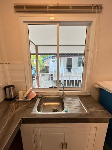 Bungalow image 3