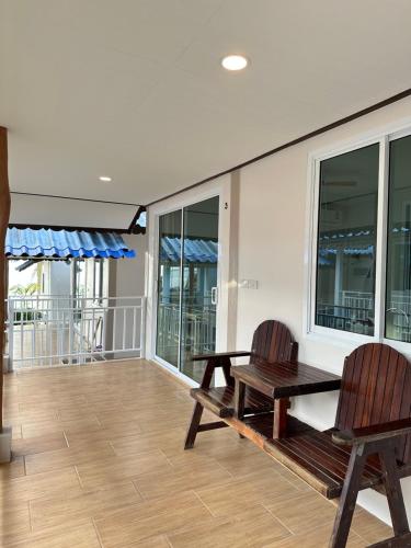 Bungalow image 2